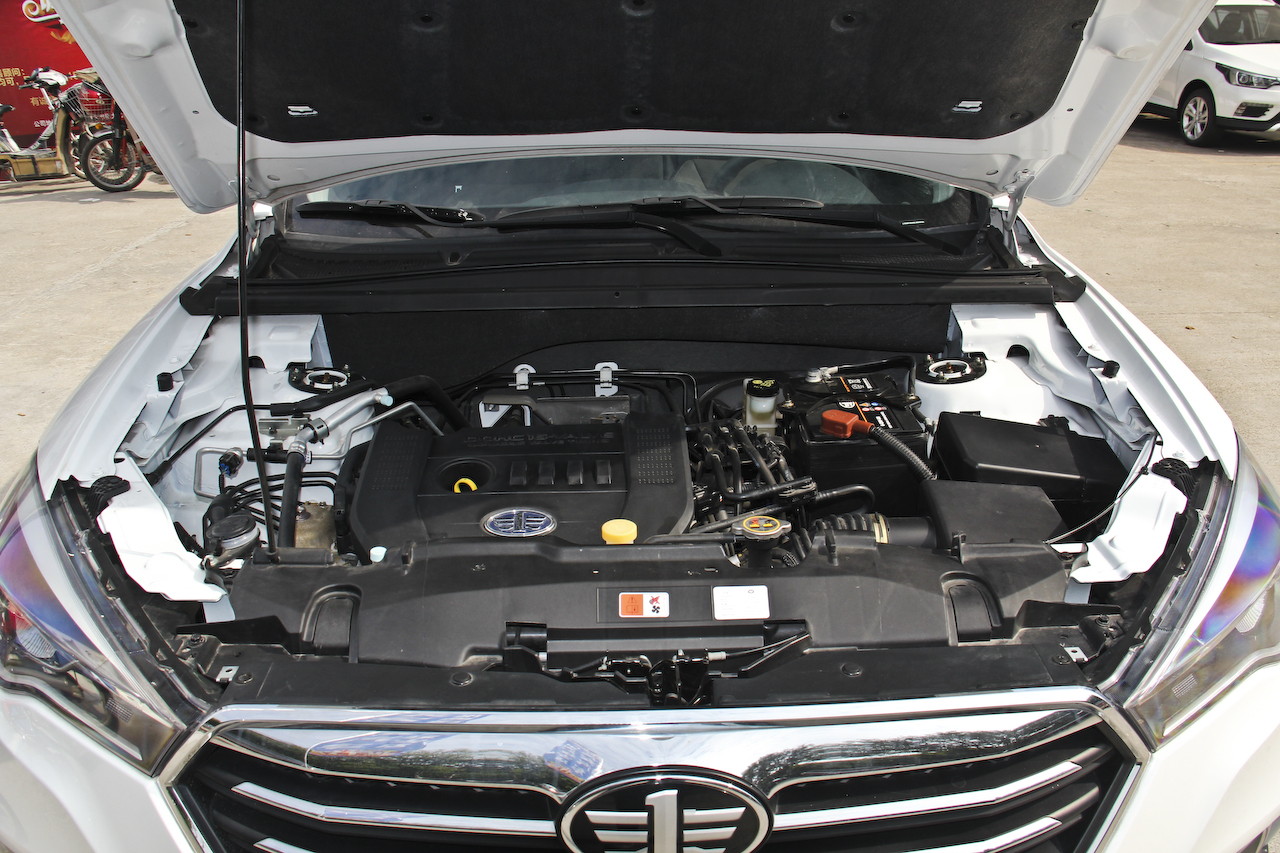 2017款奔腾X80 2.0L自动技术型