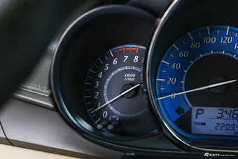 2014款YARiS L 致炫1.5L自动锐动版