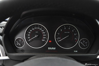 2017款宝马3系2.0T自动M运动型320Li