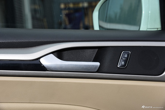 2013款蒙迪欧1.5T自动180舒适型