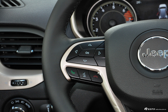 2017款自由光2.4L自动优越版