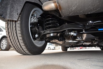 2017款福克斯三厢1.6L手动风尚型智行版