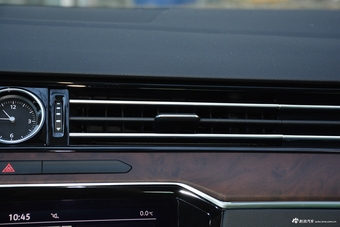 2019款迈腾2.0T自动330TSI DSG尊贵型