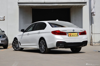 2018款宝马5系2.0T自动530Li尊享型 M运动套装