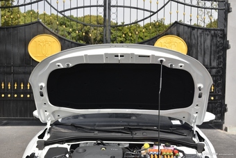 2018款名爵6新能源 45T E-DRIVE智驱混动PILOT超级互联网版