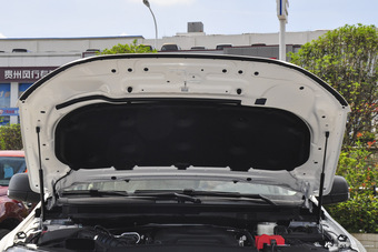 2016款撼路者2.0T自动四驱菁英版汽油