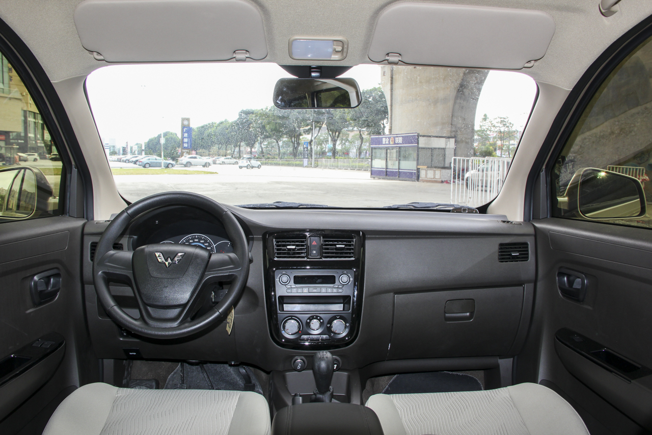 2016款五菱荣光V 1.5L手动标准型