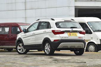 2016款昌河Q25 1.5L手动乐惠版 炫酷白