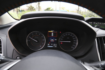 2018款斯巴鲁XV 2.0L自动全驱豪华版EyeSight