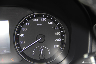 2016款悦纳1.6L自动精英版TOP