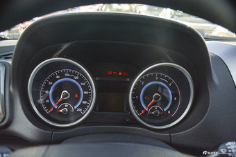 2016款骐铃T7 2.8T手动四驱舒适版加长轴距JE493ZLQ4CB