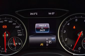 2017款奔驰A级 A200 1.6T自动动感型