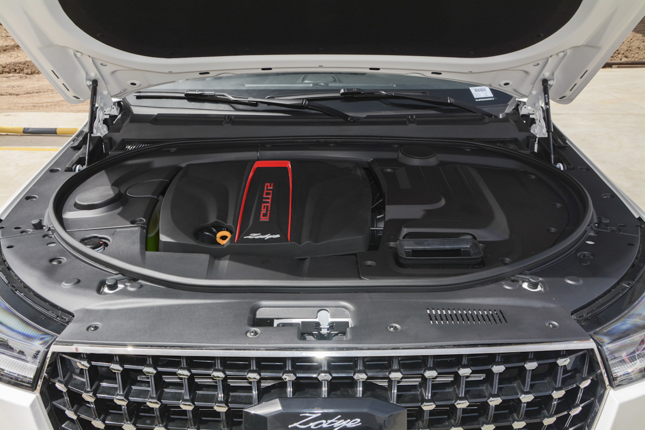  2018款众泰T800 2.0T自动尊享智联型7座