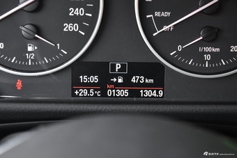 2017款宝马1系118i自动设计套装型