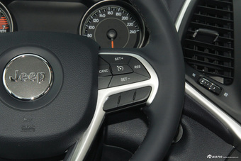 2016款自由光2.4L自动75周年致敬版