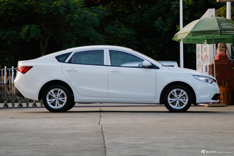 2016款名爵锐行1.5L手动风尚版