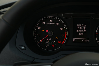 2018款奥迪Q3 30周年年型 35 TFSI时尚型