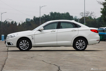 2015款绅宝D50 1.5L手动舒适超值导航版