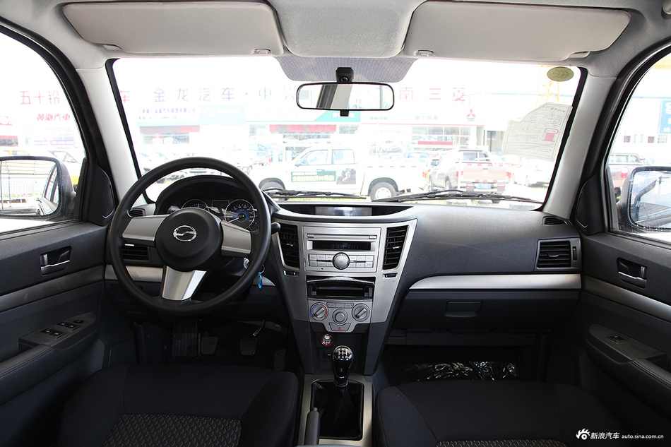 2017款小老虎2.8T手动柴油国V标准型中双排CA4D28C5-1B