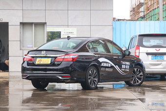 2016款本田雅阁混动2.0L自动锐尊版