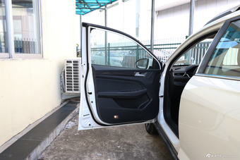 2018款骏派CX65 1.5L手动智联豪华型