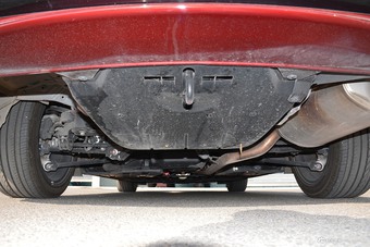 2016款本田雅阁混动2.0L自动锐尊版宝石红