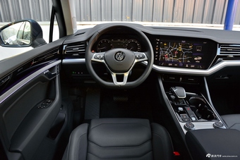 2019款途锐 2.0TSI自动锐翼版