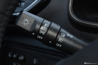 2016款长安CX70 1.6L手动豪华型