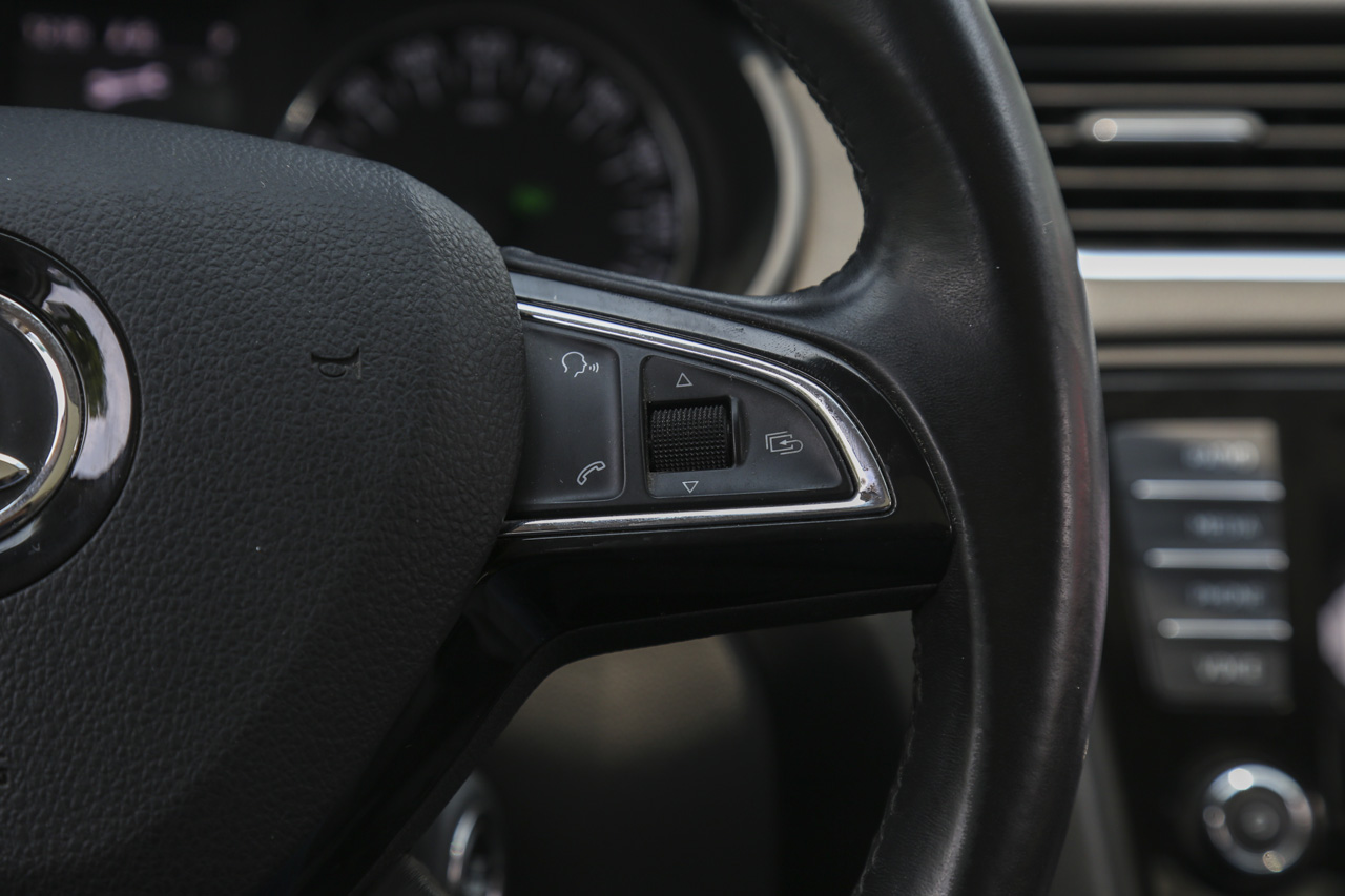 2016款明锐 1.6L手动智行版 流光金