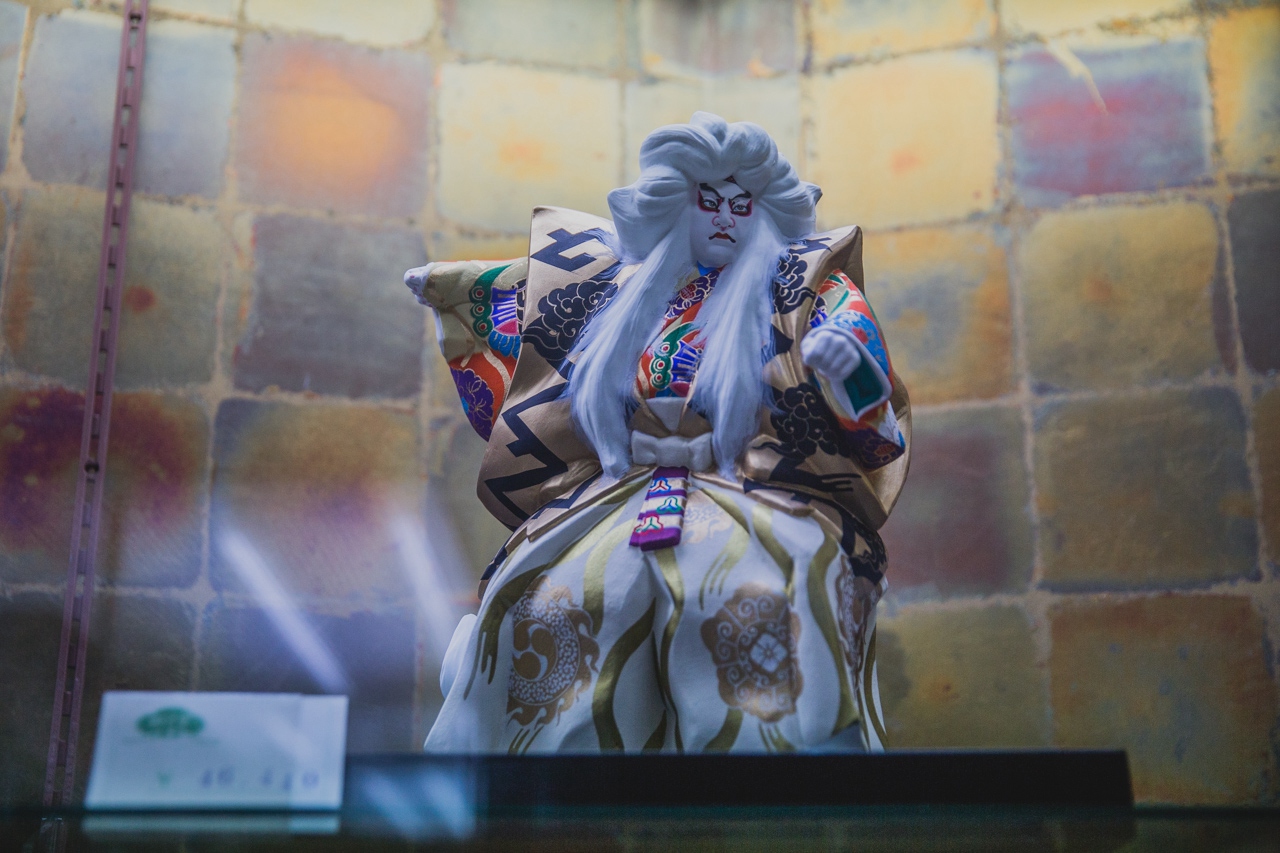 LEXUS雷克萨斯匠心之旅  博多人形 上色工艺见学