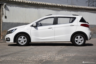 2017款宝骏310 1.5L手动豪华型