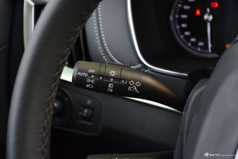 2018款荣威RX5 2.0T 30T自动两驱智联网铂金版