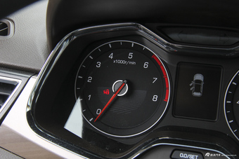 2017款宝骏310W 1.5L手动豪华型