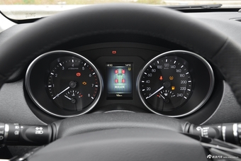 2017款哈弗H6 Coupe 2.0T手动两驱都市型红标