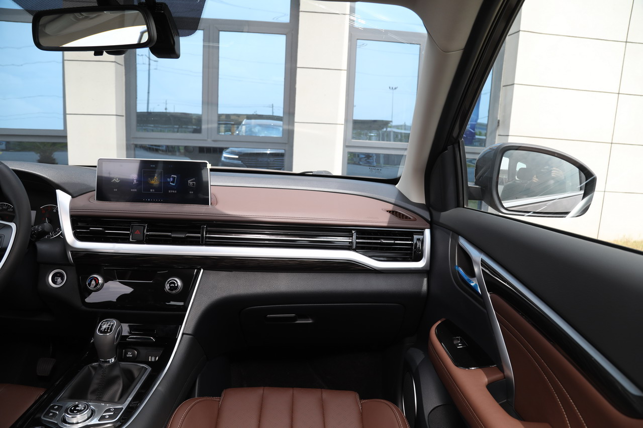 2018款君马SEEK 5 1.5T手动领智版