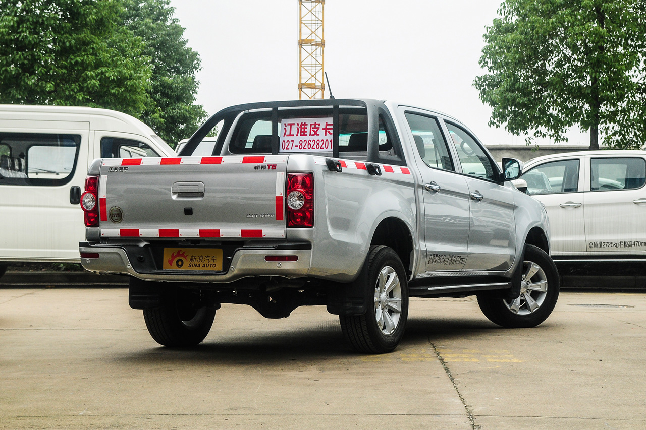 2016款 帅铃T6 2.0T柴油旗舰型D19TCID7