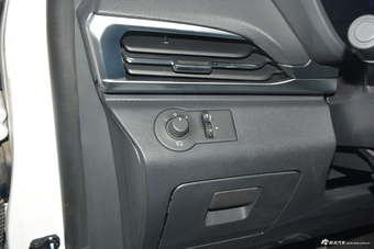 2017上汽大通D90 2.0T自动四驱北极星