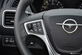 2015款海马福美来1.6L手动品尚型