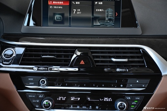 2018款宝马5系2.0T自动528Li上市特别版