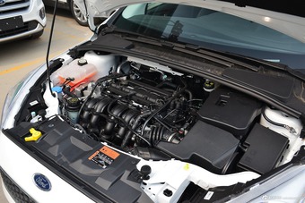 2017款福克斯两厢1.6L自动舒适型智行版 珠光白