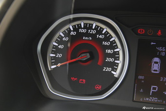 2018款东南DX3 SRG 1.5T自动旗舰型