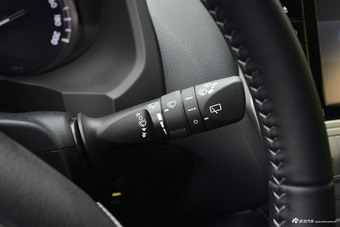 2018款普拉多3.5L自动TX-L NAVI后挂备胎