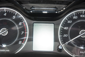 2015款 宝骏560 1.8L手动精英型