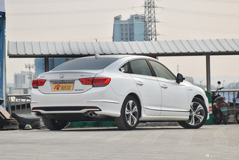 2017款思铂睿混动2.0L自动净致版