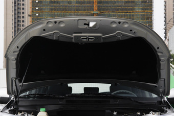  2015款瑞虎3 1.6L自动智尚周年运动版 钻石银