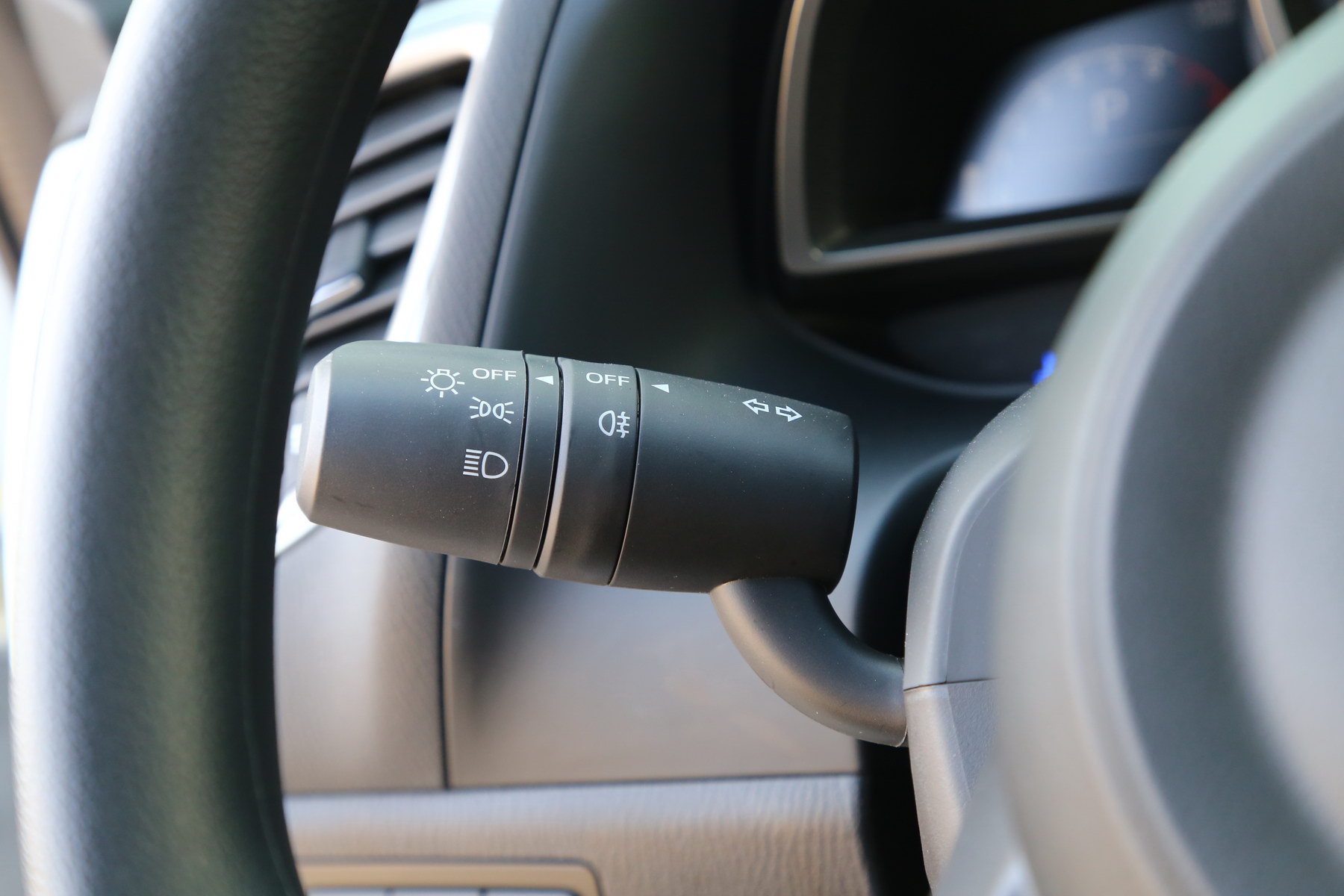 2018款马自达CX-4 2.0L自动两驱蓝天活力版