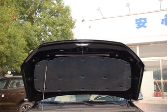 2017款奔腾X80 2.0L自动精英型