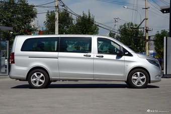 2016款奔驰威霆2.0T自动精英版 太空银