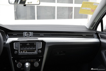 2017款迈腾1.8T自动330TSI DSG领先型