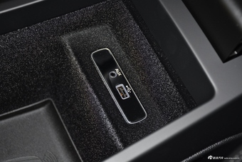 2017款Stelvio 2.0T 200HP自动豪华版